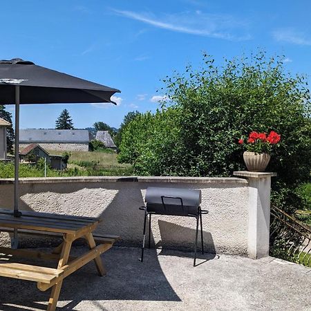 Logement A Brive Proche Centre-Ville Et Campagne - Climatisation, Wifi, Coin Exterieur Et Parking Prives Exterior foto