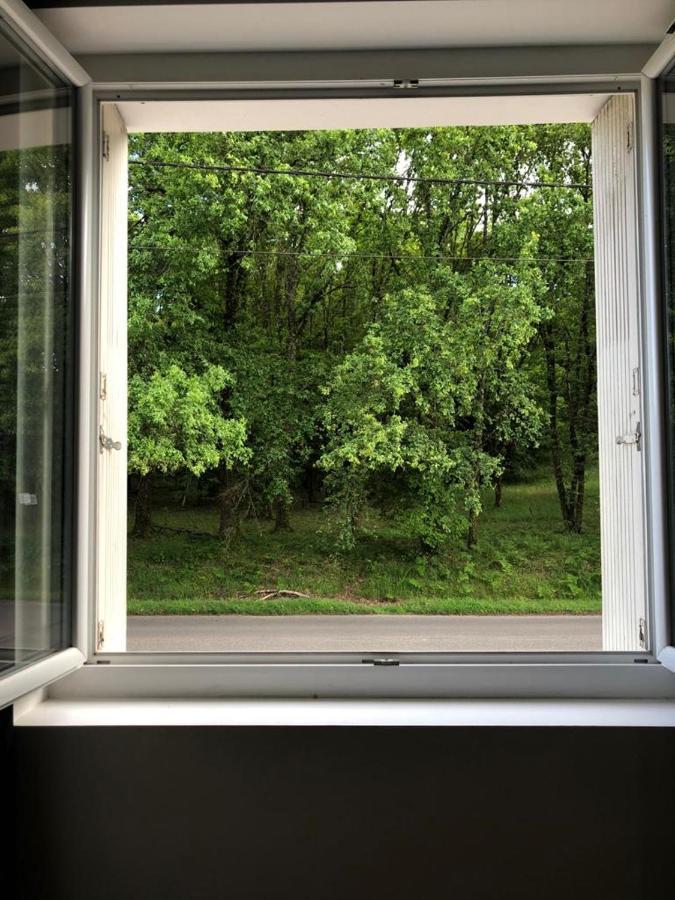 Logement A Brive Proche Centre-Ville Et Campagne - Climatisation, Wifi, Coin Exterieur Et Parking Prives Exterior foto